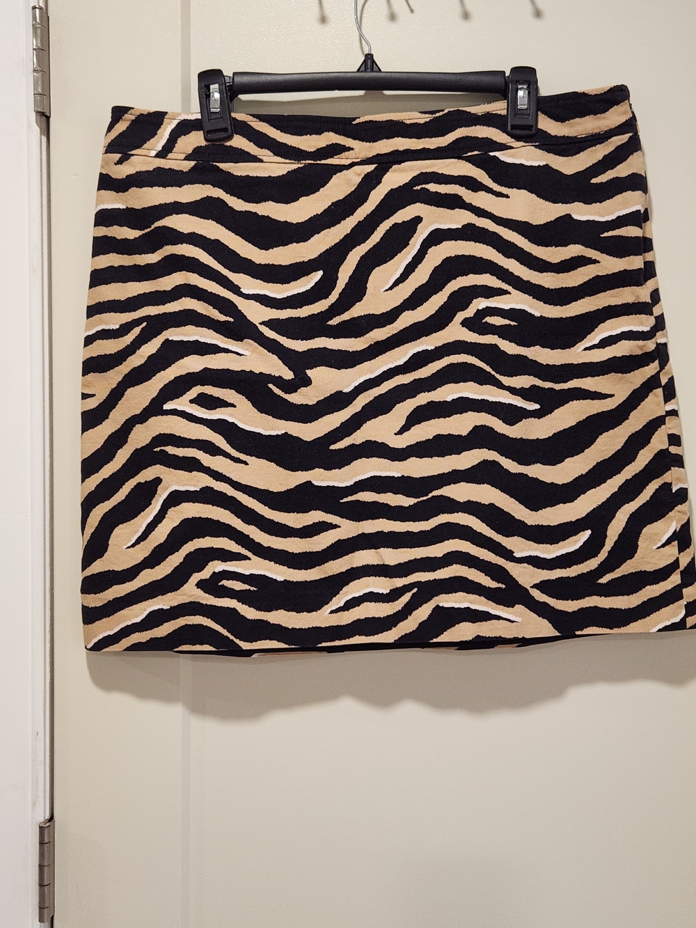 Talbots Zebra-Print Mini Skirt in Tan and Black 36"waist 14/16 Petite Plus